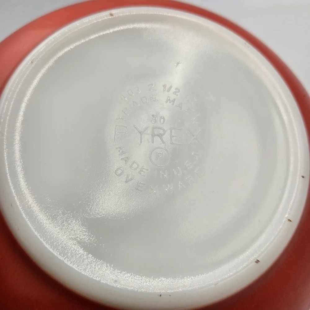 VTG Pyrex Nesting Mixing Bowl #403, FlameGlo Orange Red Ombre, 2.5 Quart 1970s